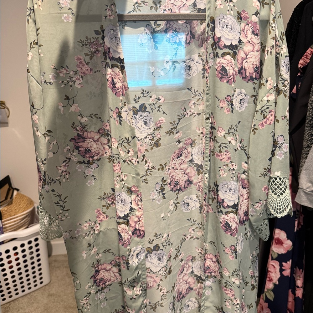 Wallflower Floral Kimono with Lace Accents